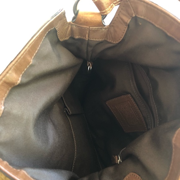 Coach signature Chelsea turnlock hobo purse - Picture 5 of 5